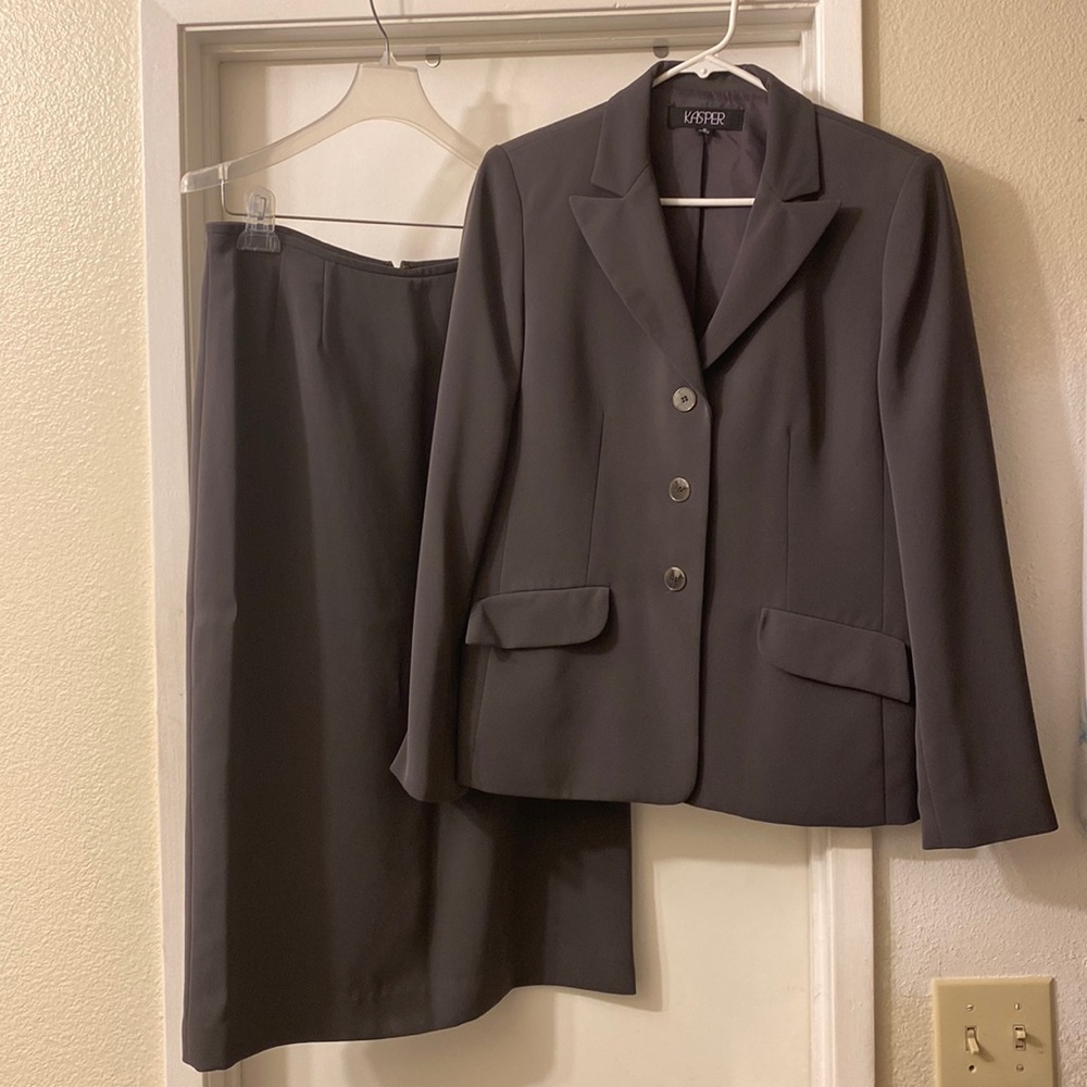 Kasper Dark Gray Long Sleeve Button Up Jacket & Skirt Size 10
